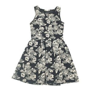 So Rad By ATV Round Neck Rose Floral Print Skater Dress Extra Small White Black